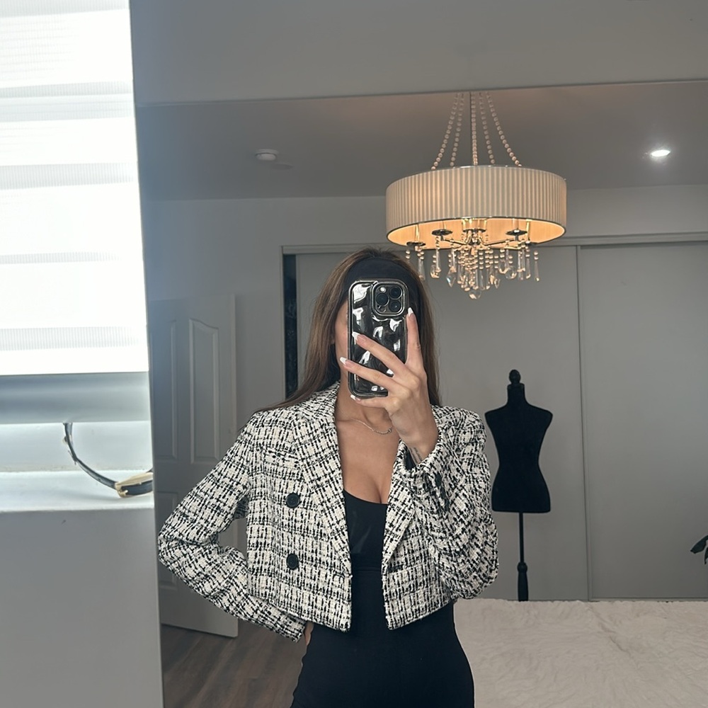 🤍 - Picture 2 of 4